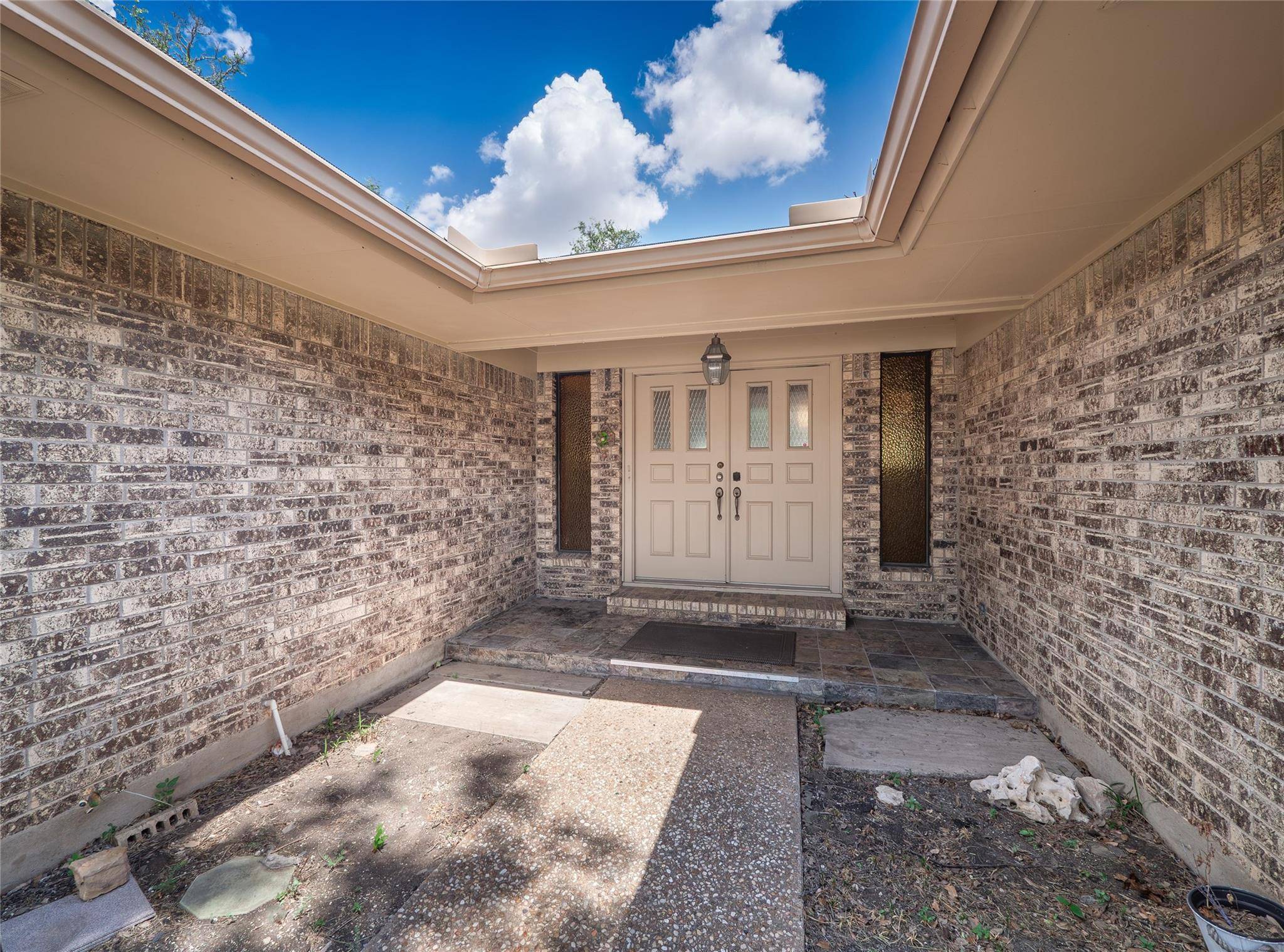 1702 Lone Oak DR, Leander, TX 78641