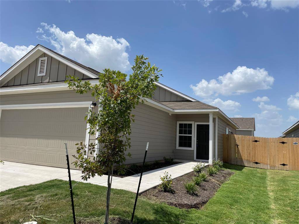 1104 Minnow LN, Bastrop, TX 78602