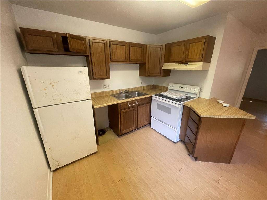 1648 Post RD #4, San Marcos, TX 78666