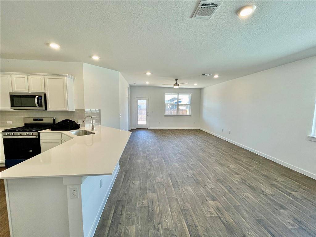 3025 Egan DR, Pflugerville, TX 78660