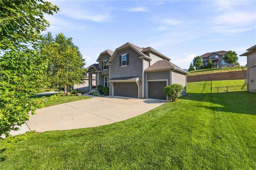 2776 W Sitka DR, Olathe, KS 66061