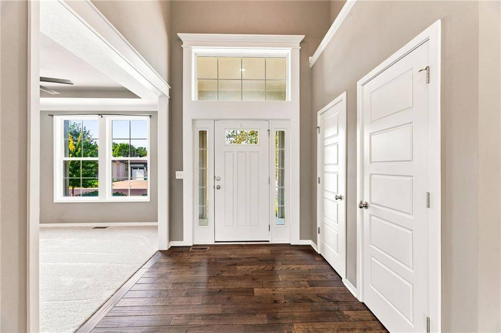 2776 W Sitka DR, Olathe, KS 66061