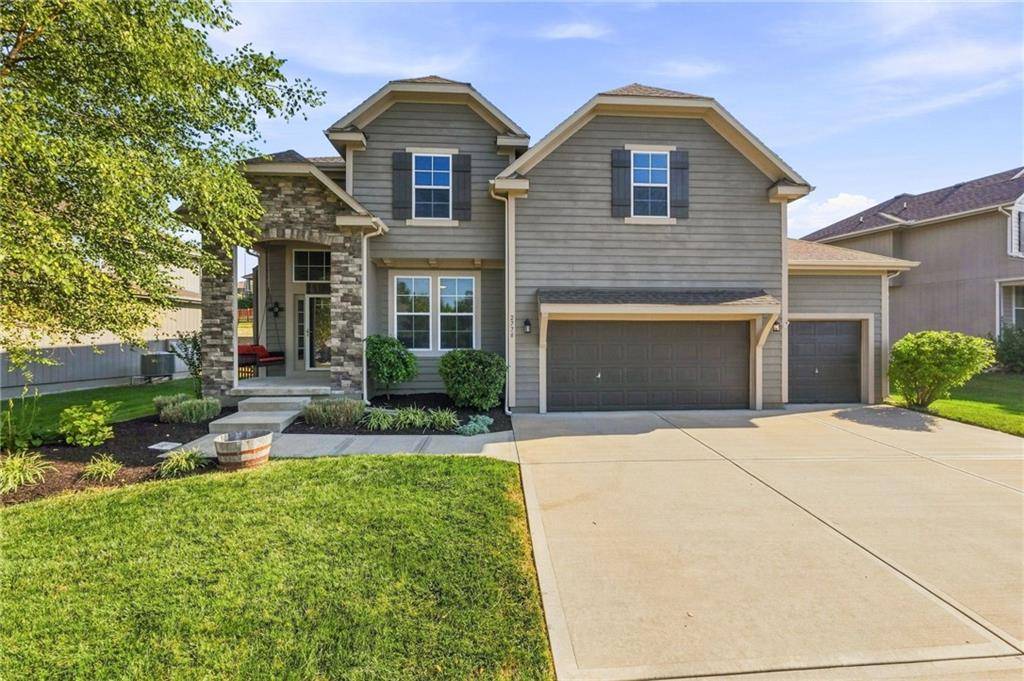 2776 W Sitka DR, Olathe, KS 66061