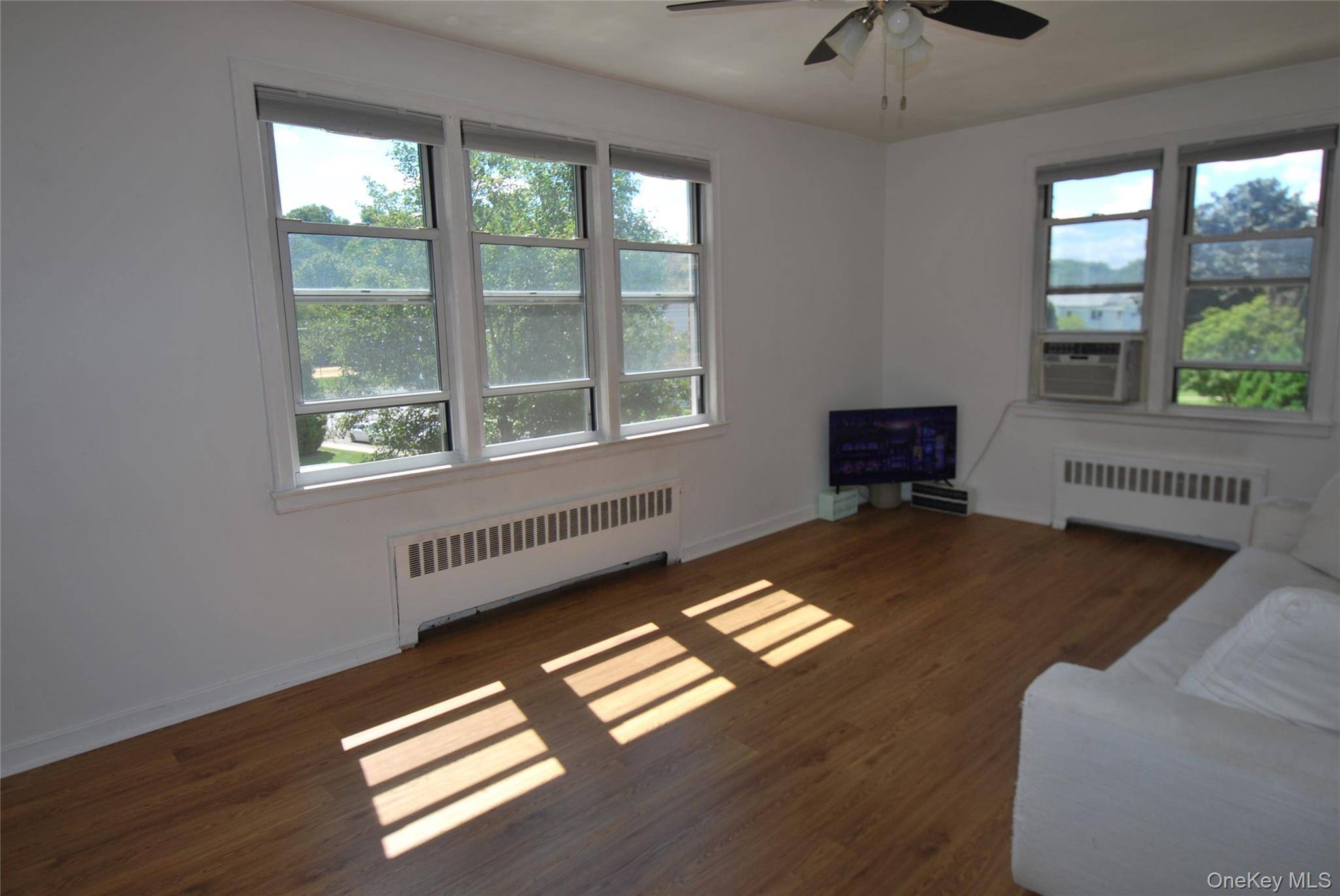 10 Stokes RD #2A, Yonkers, NY 10710