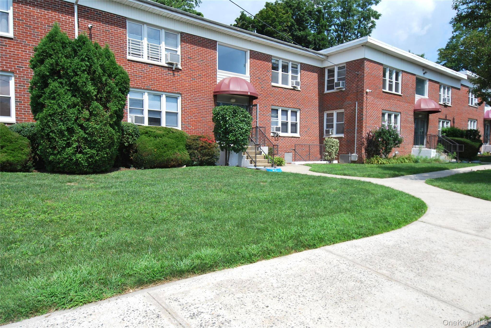 10 Stokes RD #2A, Yonkers, NY 10710