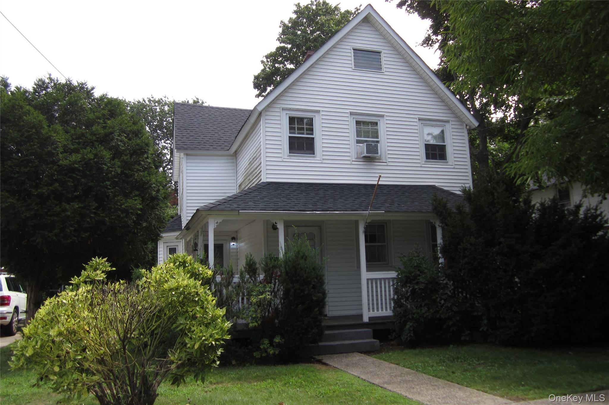 193 Cherry ST, Farmingdale, NY 11735