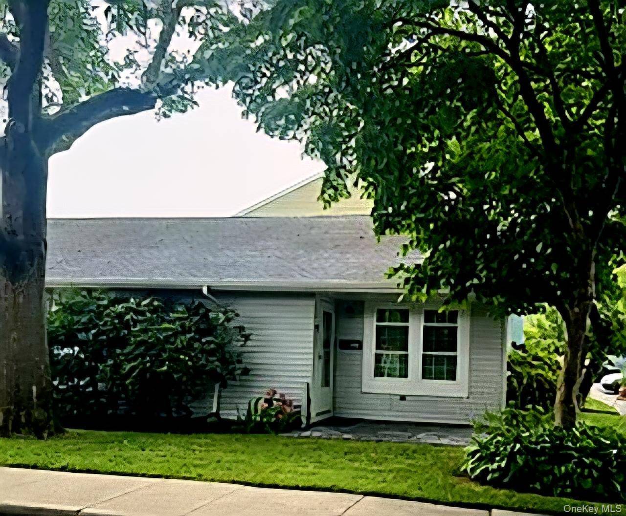 121 Whalers CV, Babylon, NY 11702