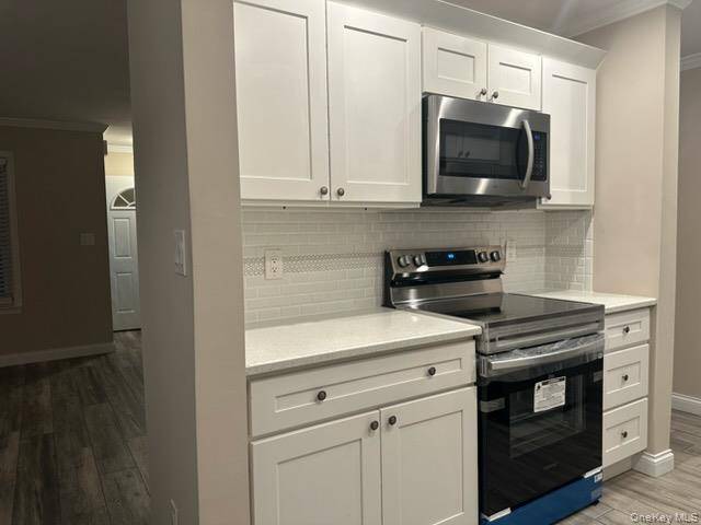 121 Whalers CV, Babylon, NY 11702