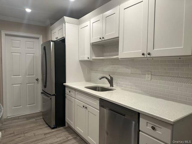 121 Whalers CV, Babylon, NY 11702