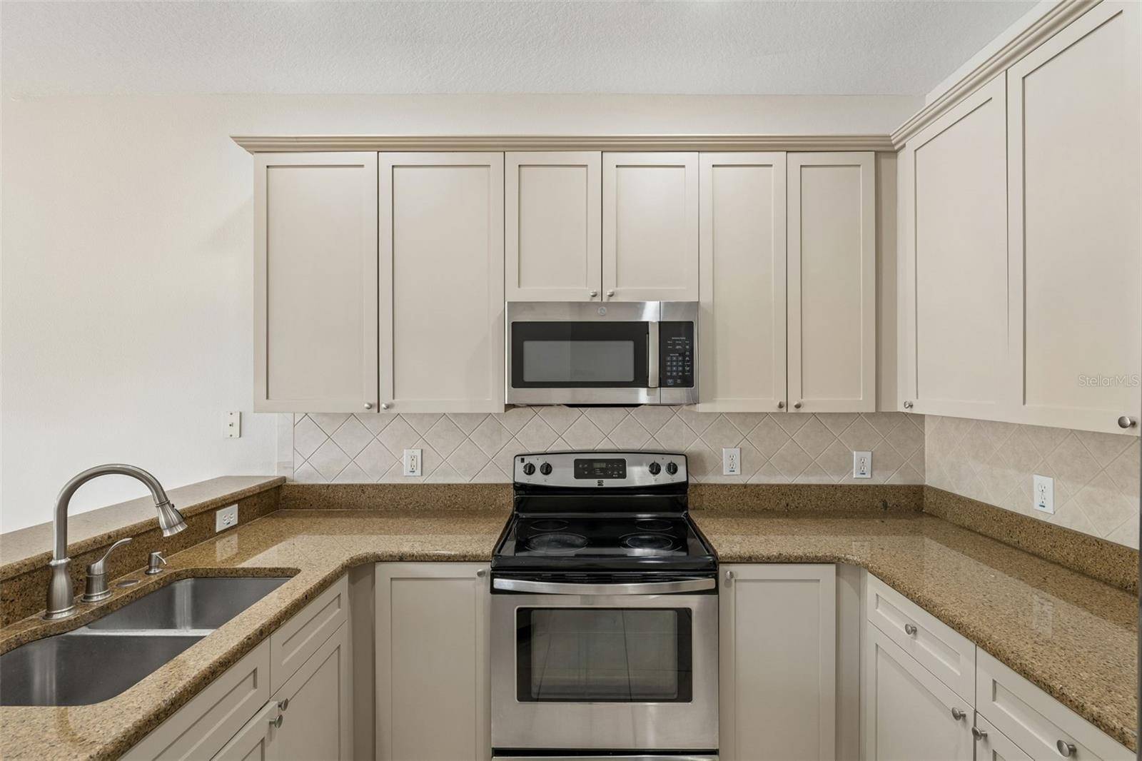 6067 STRADA ISLE WAY, Orlando, FL 32835