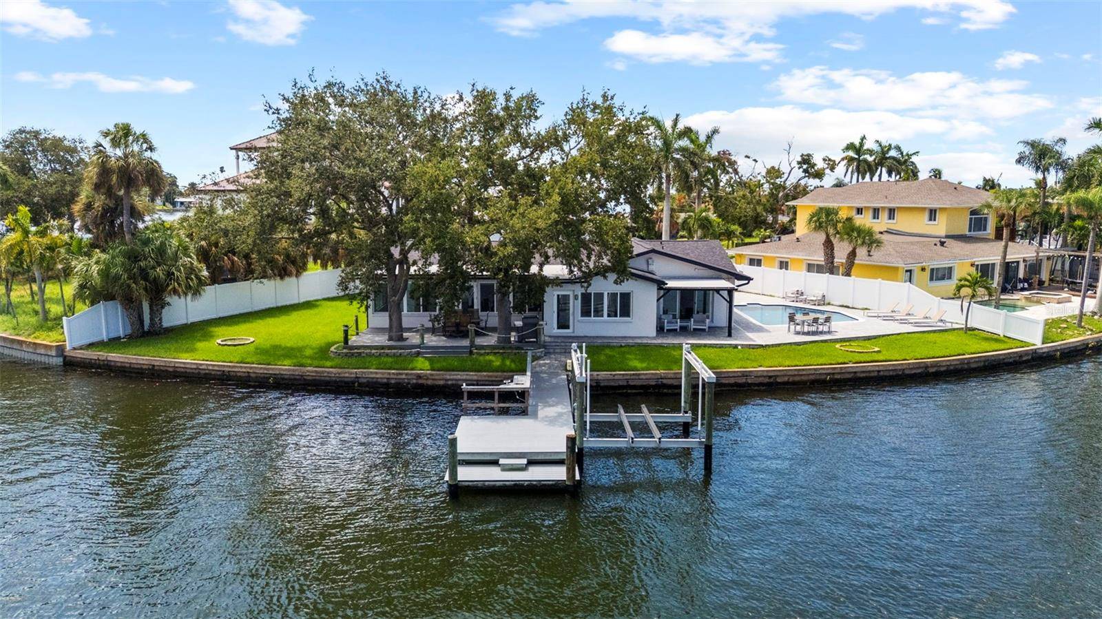 1514 SEA GULL DR S, St Petersburg, FL 33707