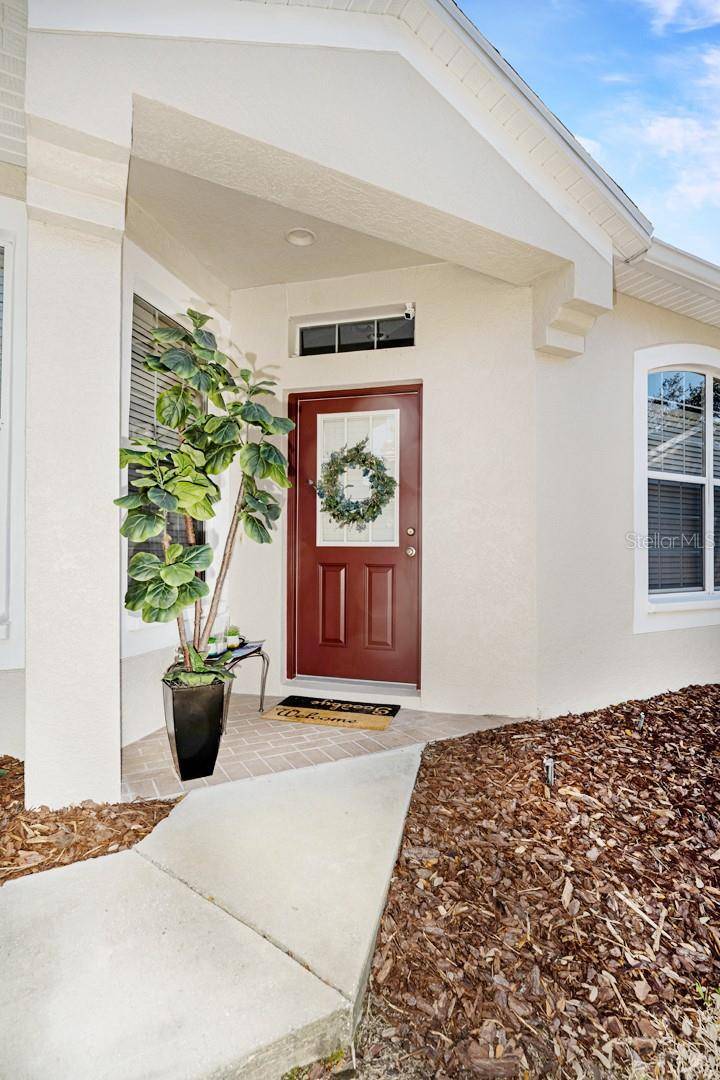 5911 PHOEBENEST DR, Lithia, FL 33547