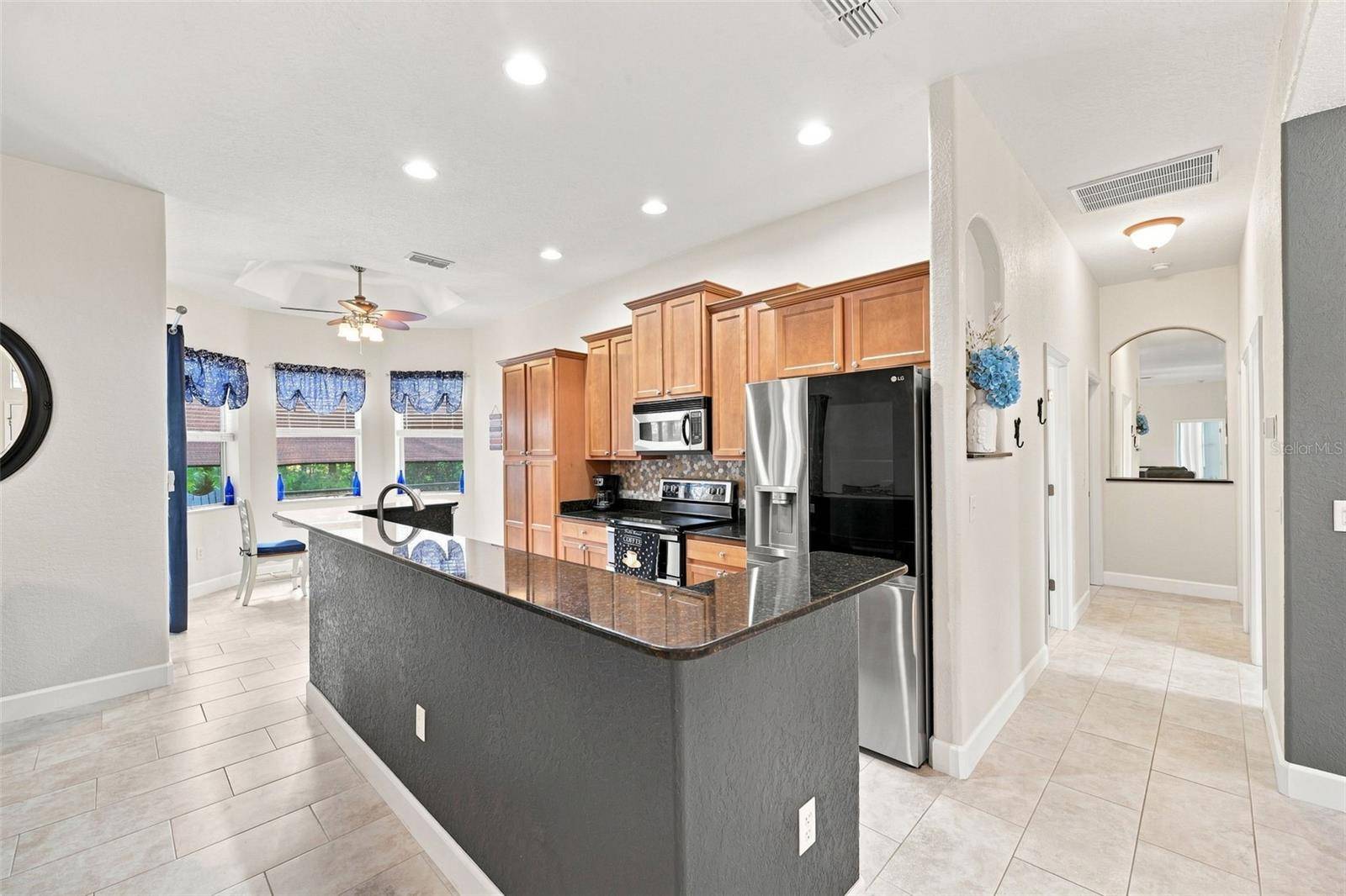 25 SANDERS CIR, Homosassa, FL 34446