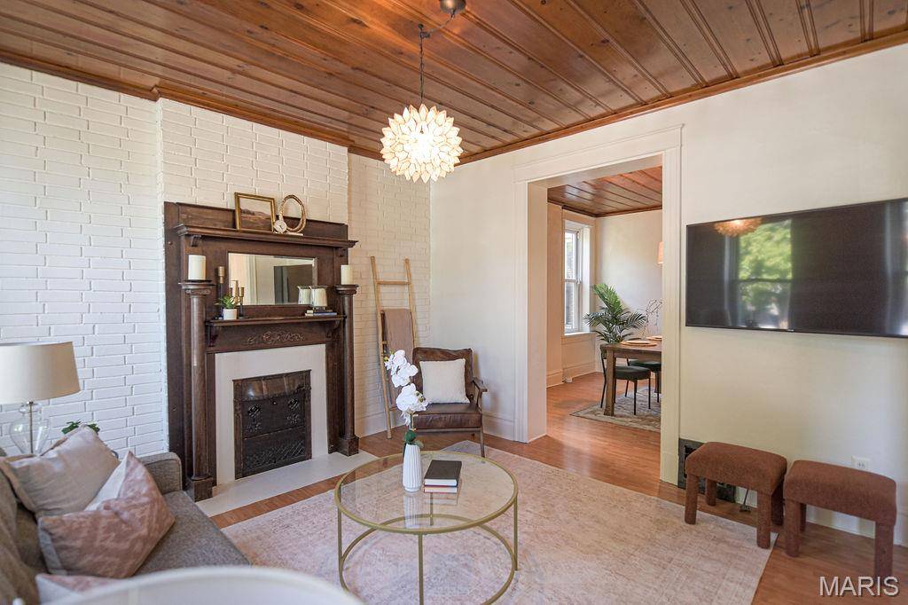 3658 French AVE, St Louis, MO 63116