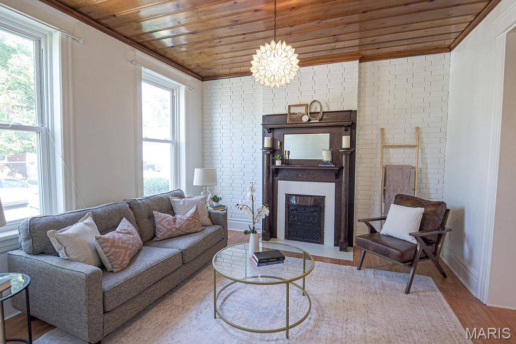 3658 French AVE, St Louis, MO 63116