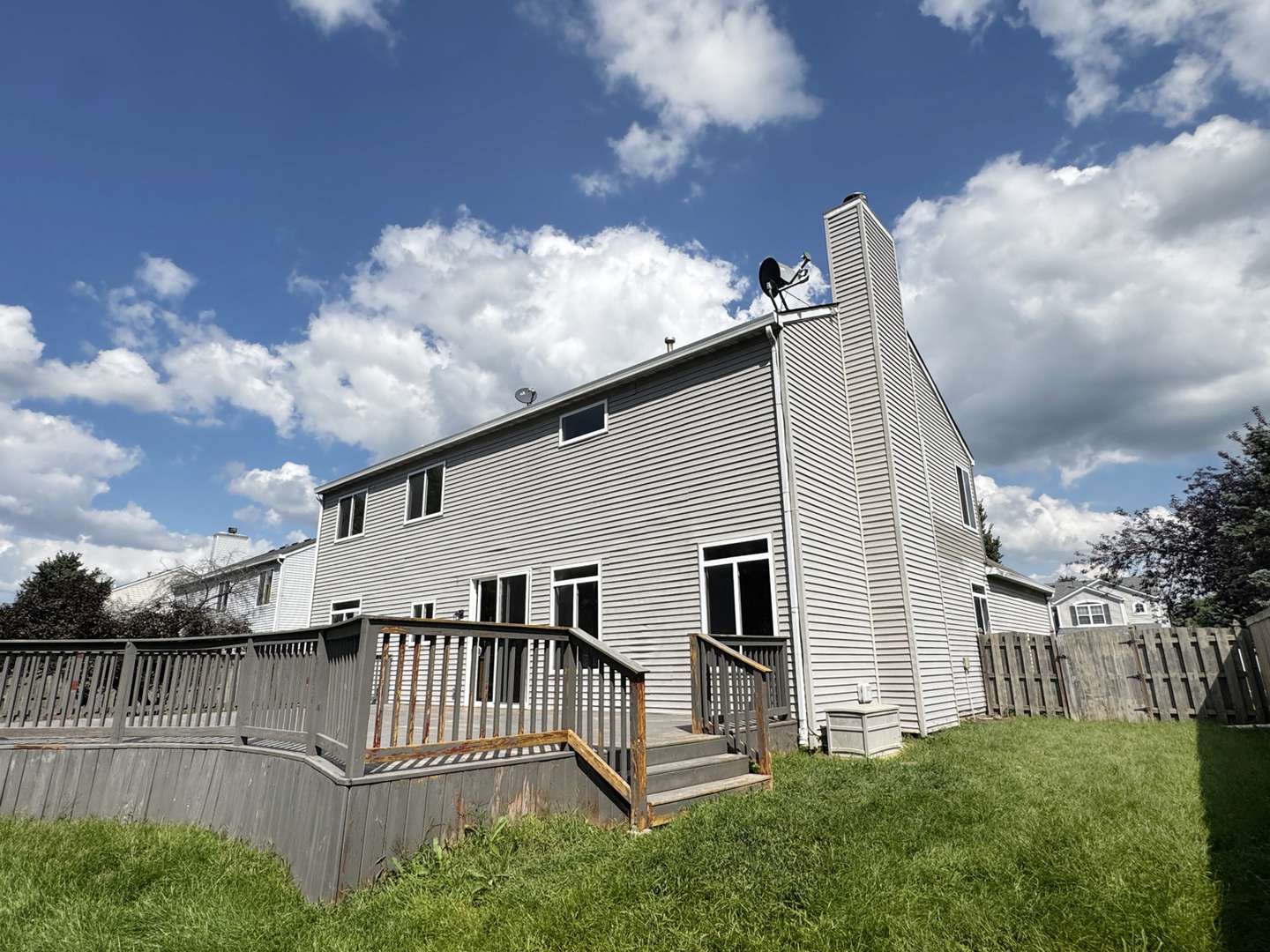 223 Paradise Pkwy, Oswego, IL 60543