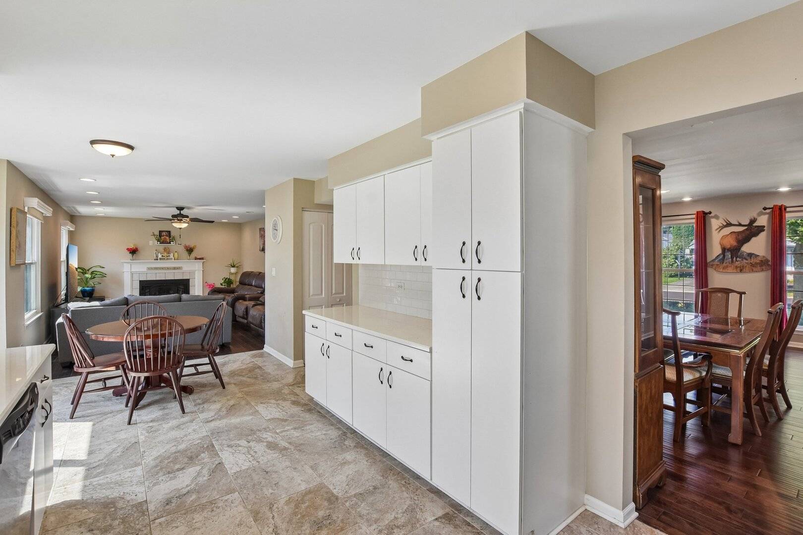 1931 Crossing CT, Naperville, IL 60540