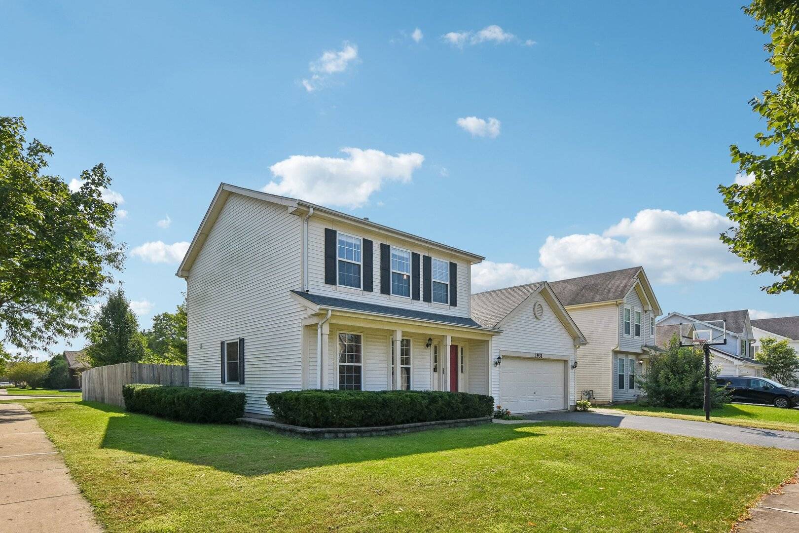 1931 Crossing CT, Naperville, IL 60540