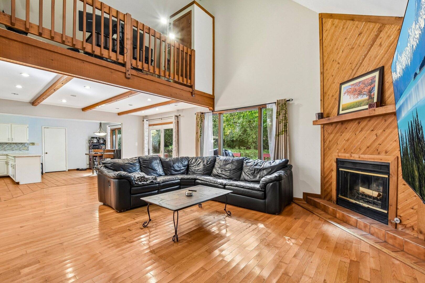 3007 Garden LN, Crystal Lake, IL 60012
