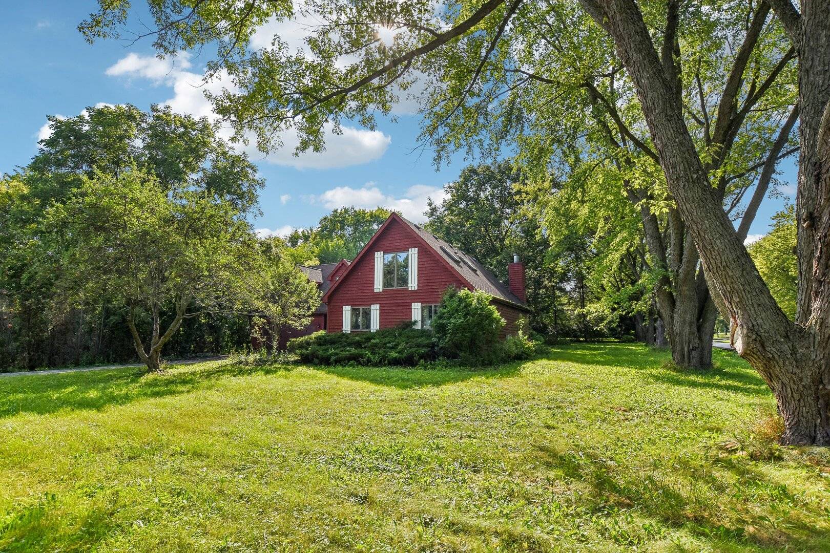 3007 Garden LN, Crystal Lake, IL 60012