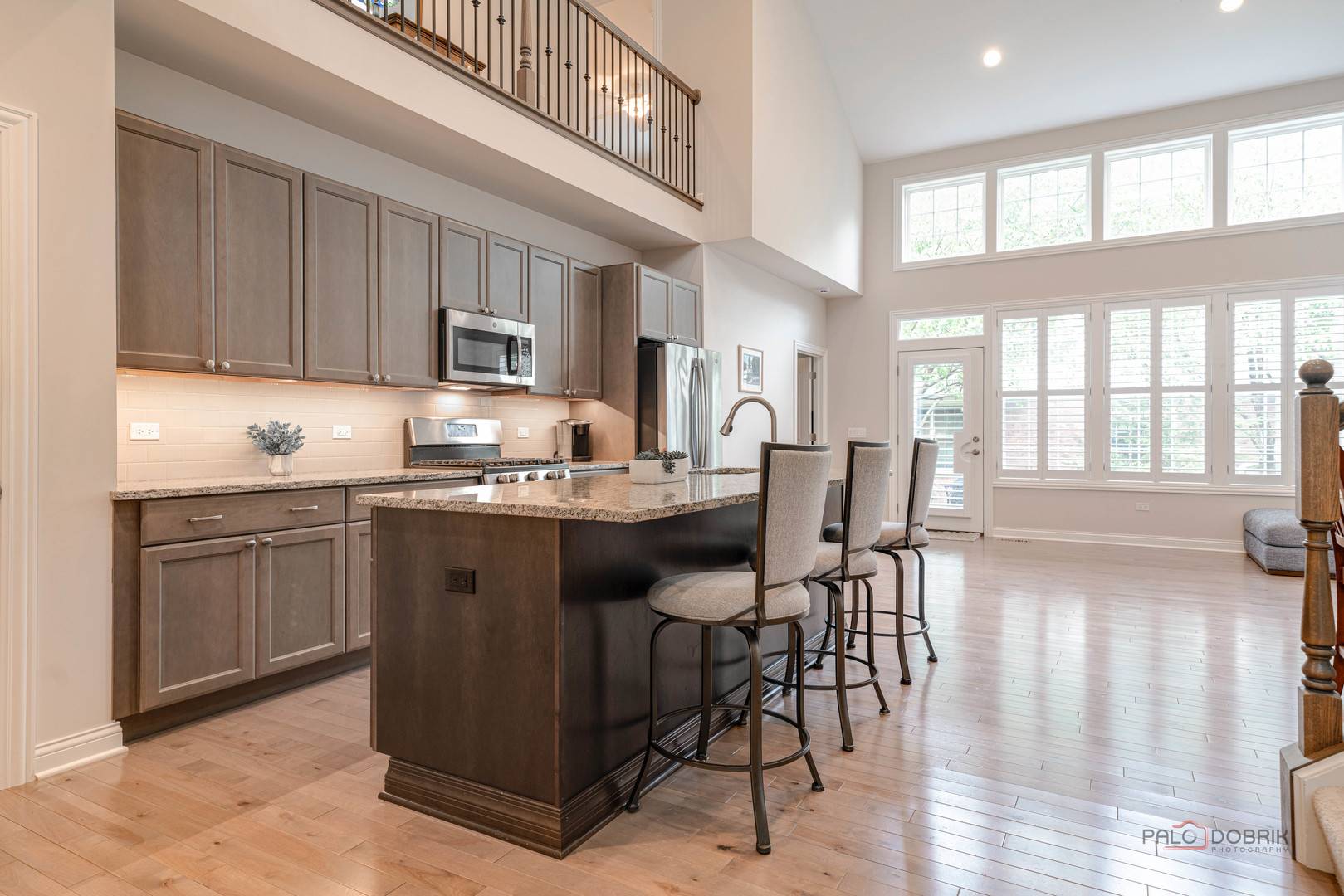 1815 Torrey Pkwy, Libertyville, IL 60048