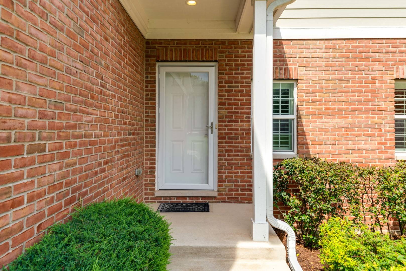 1815 Torrey Pkwy, Libertyville, IL 60048