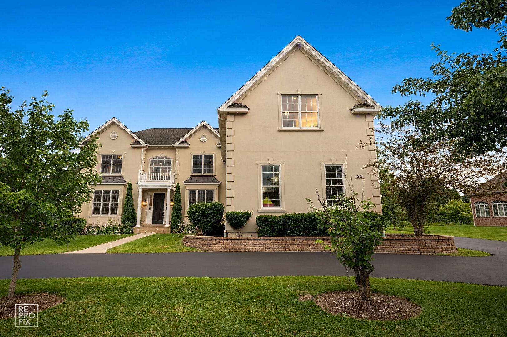 23 Wood Oaks DR, South Barrington, IL 60010