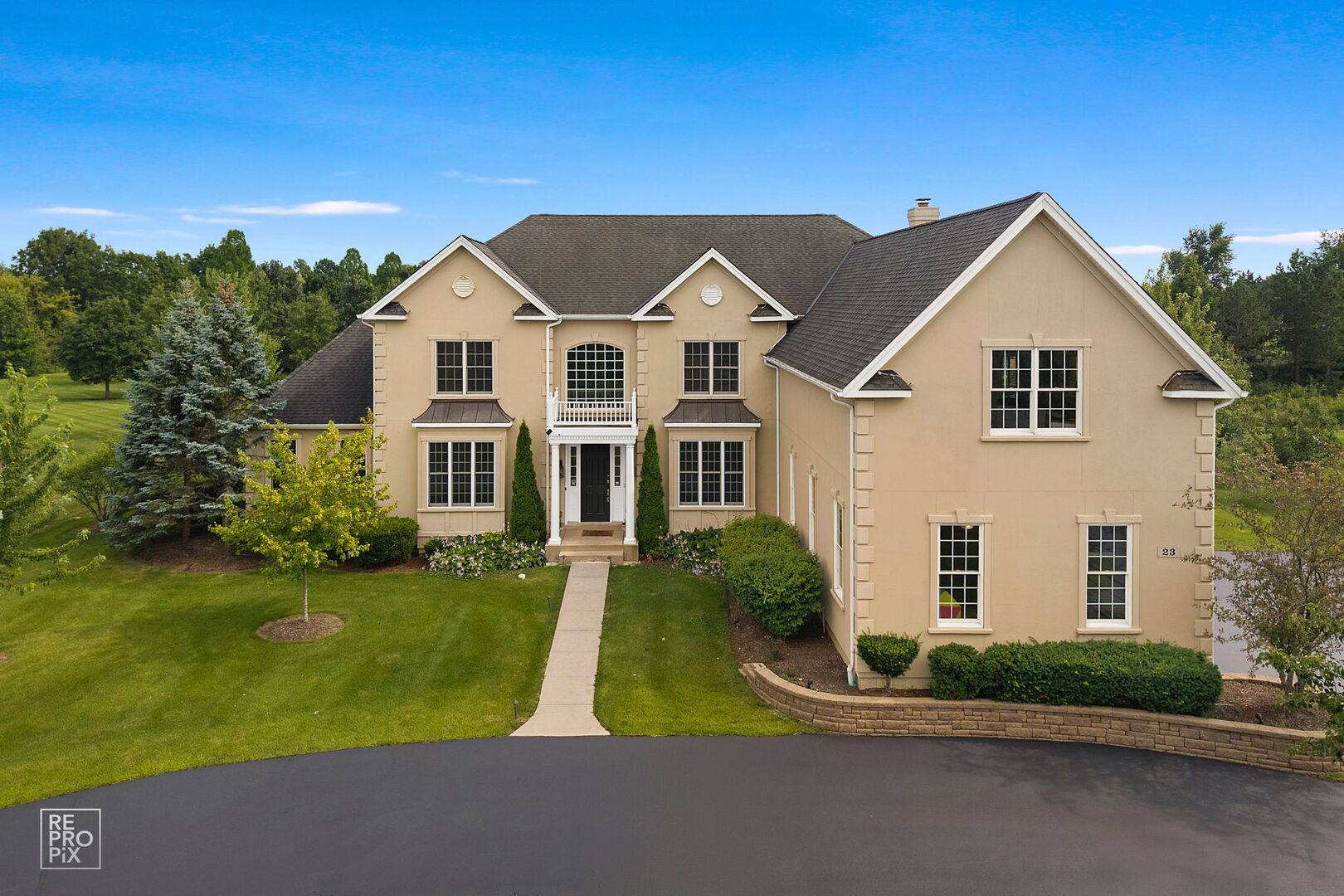 23 Wood Oaks DR, South Barrington, IL 60010