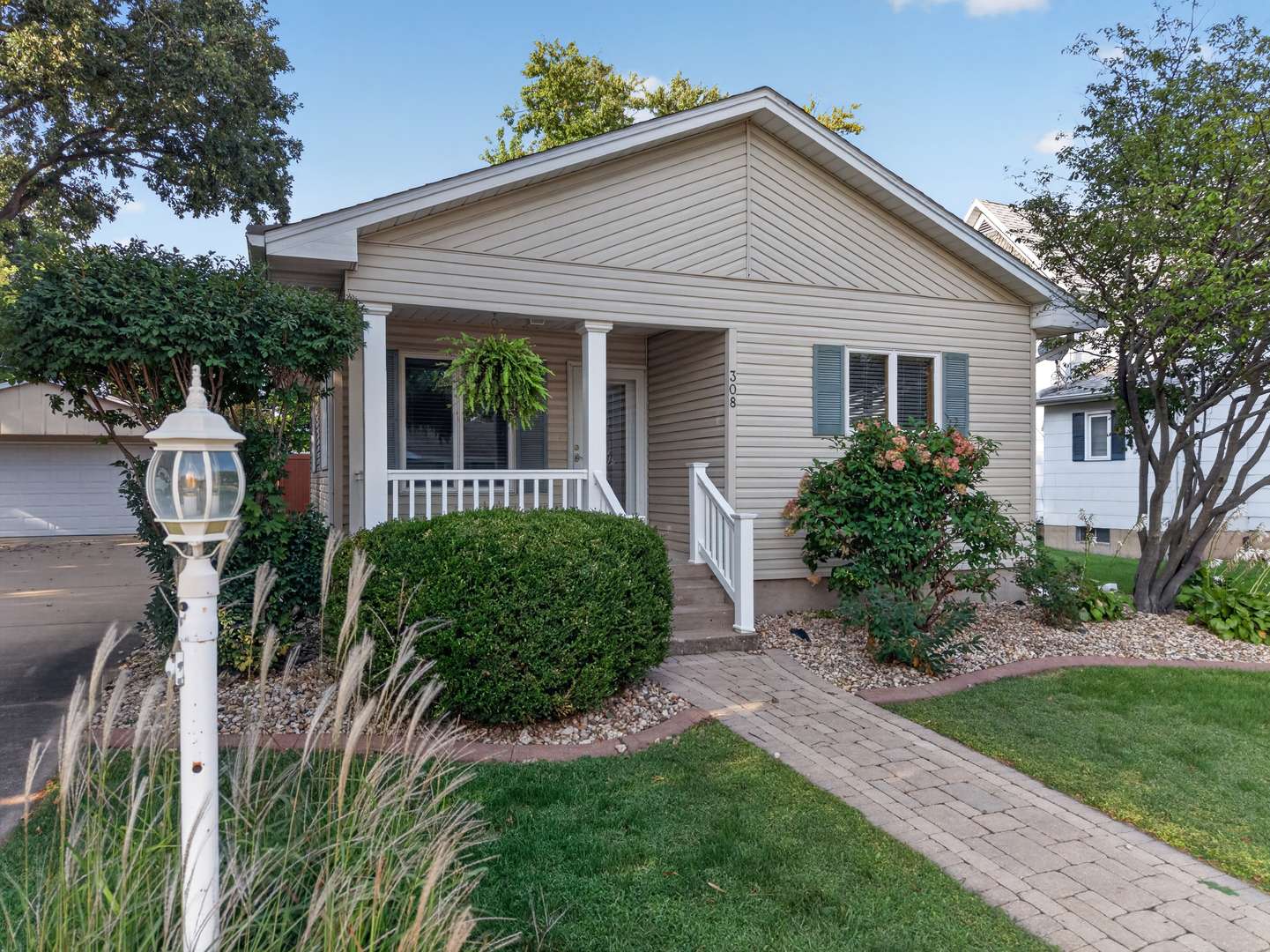 308 E Harrison ST, Granville, IL 61326