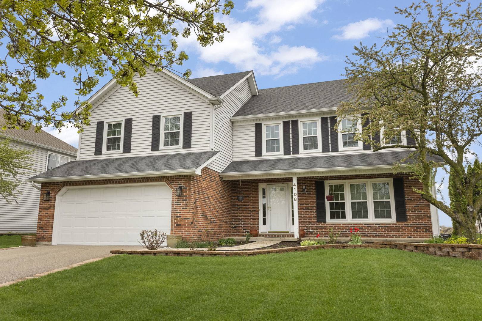 4108 Schillinger DR, Naperville, IL 60564
