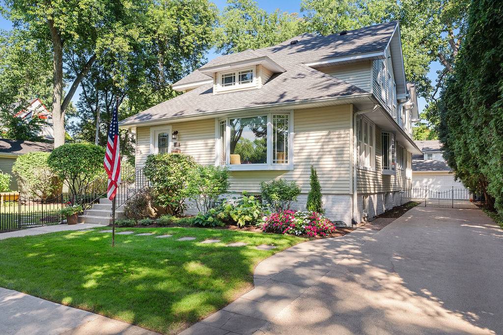 216 4th ST, Wilmette, IL 60091