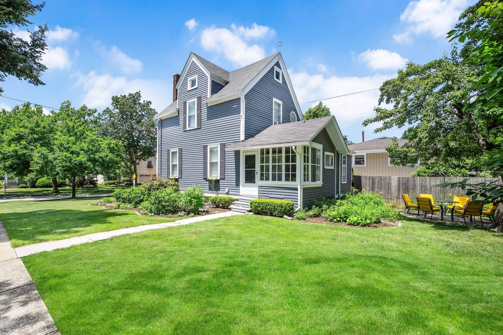 4541 Forest AVE, Downers Grove, IL 60515