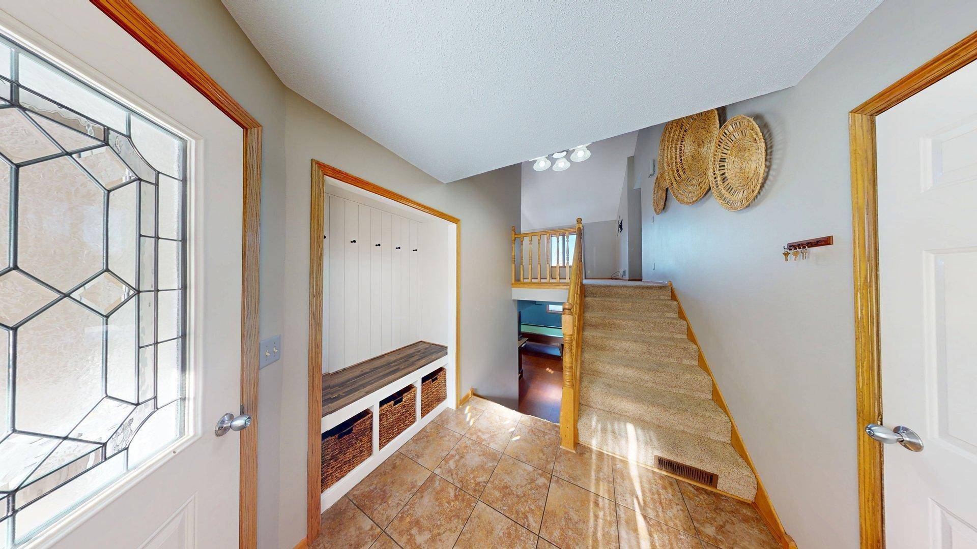 2210 9th AVE SE, Willmar, MN 56201