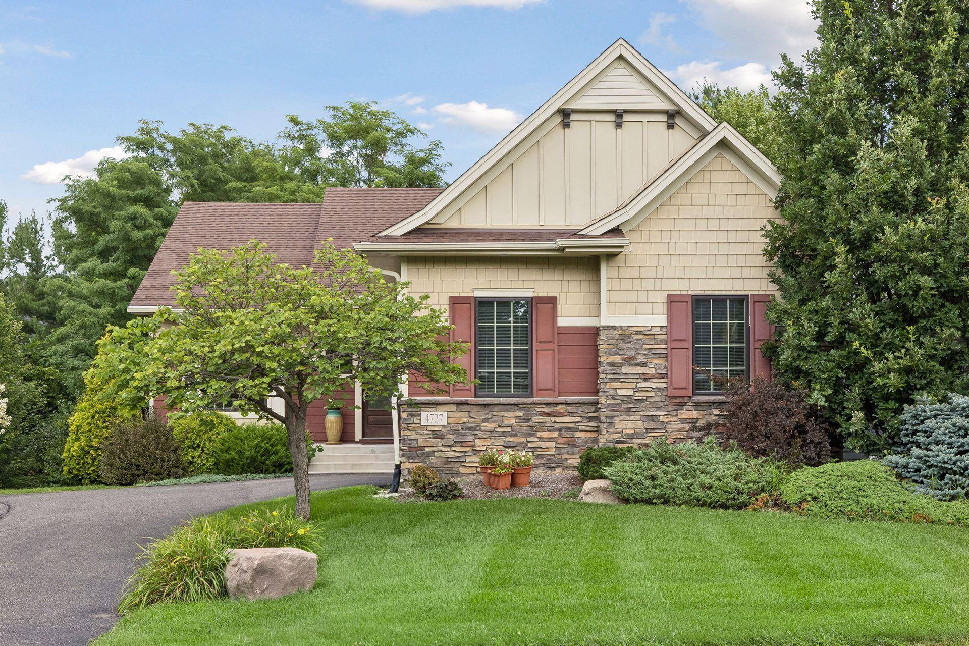 4727 Cumberland ST, Shoreview, MN 55126