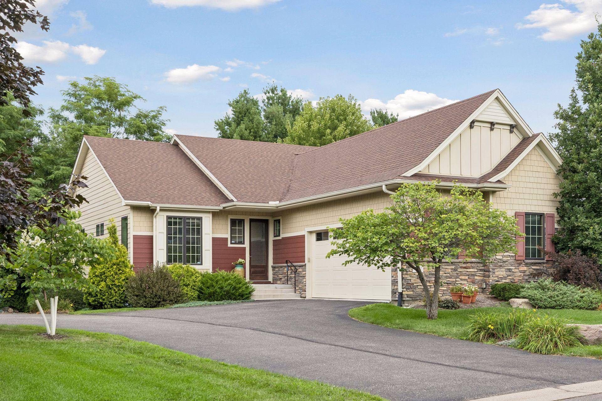 4727 Cumberland ST, Shoreview, MN 55126
