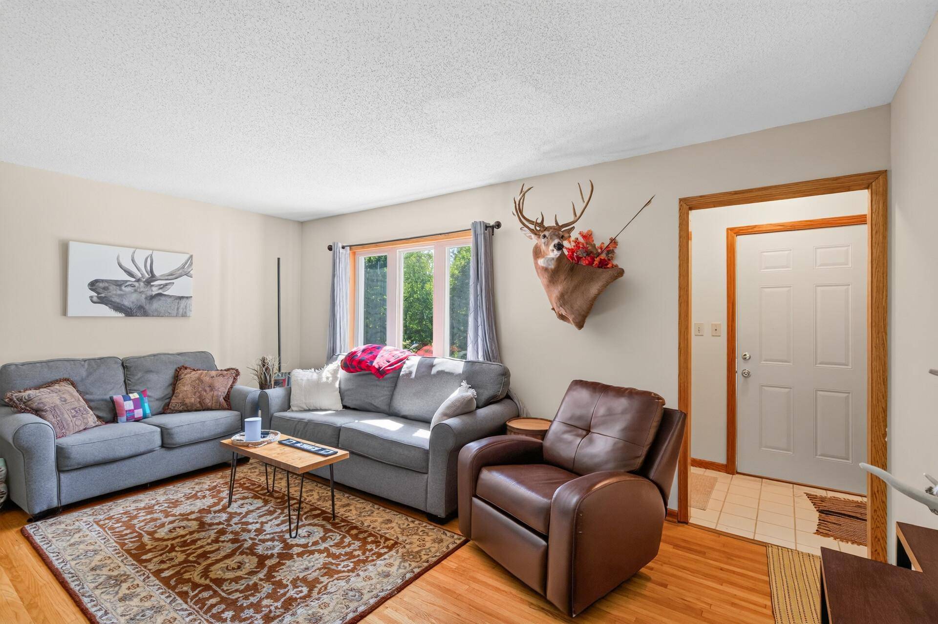 7146 Military RD, Woodbury, MN 55129