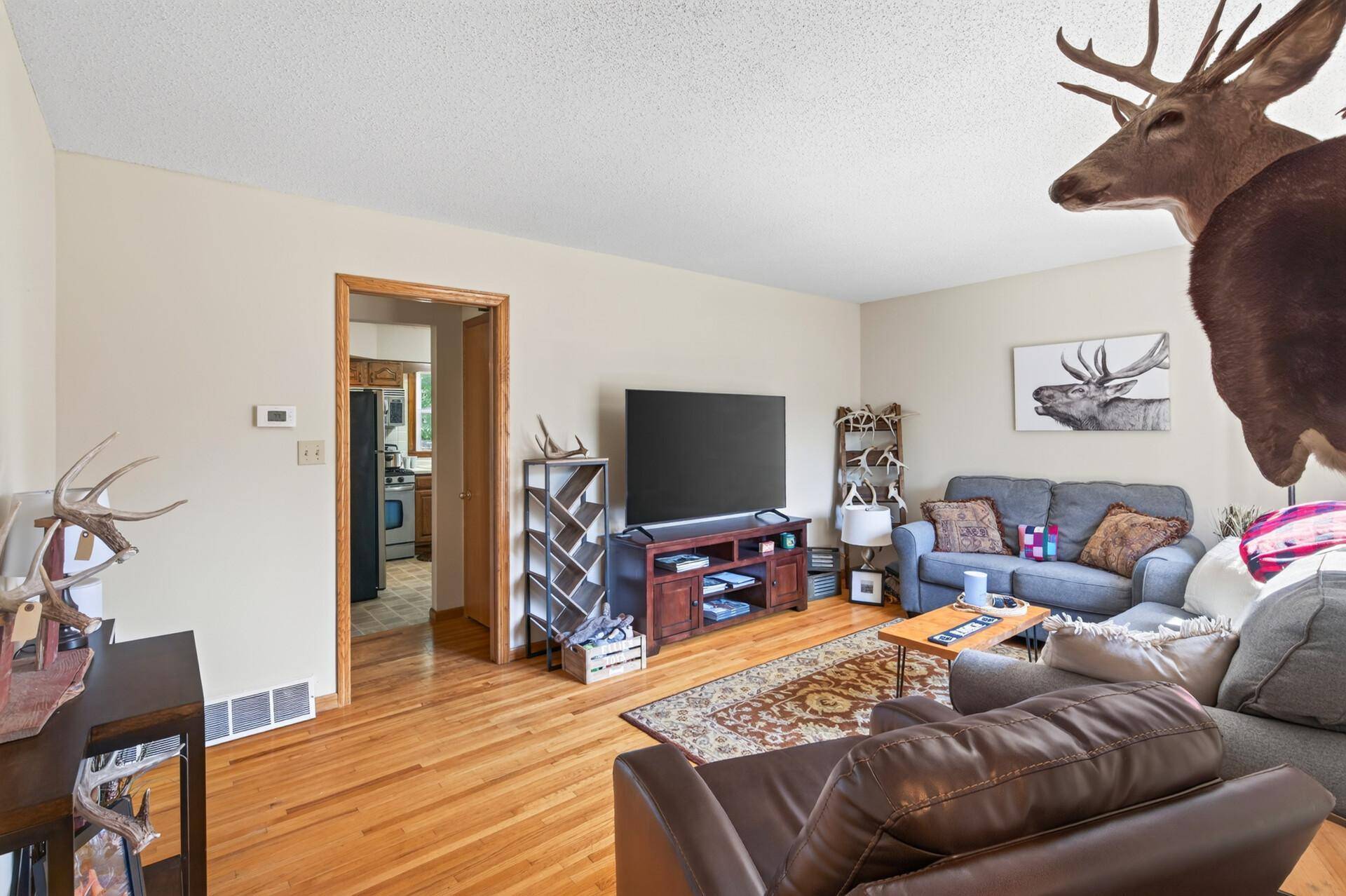 7146 Military RD, Woodbury, MN 55129