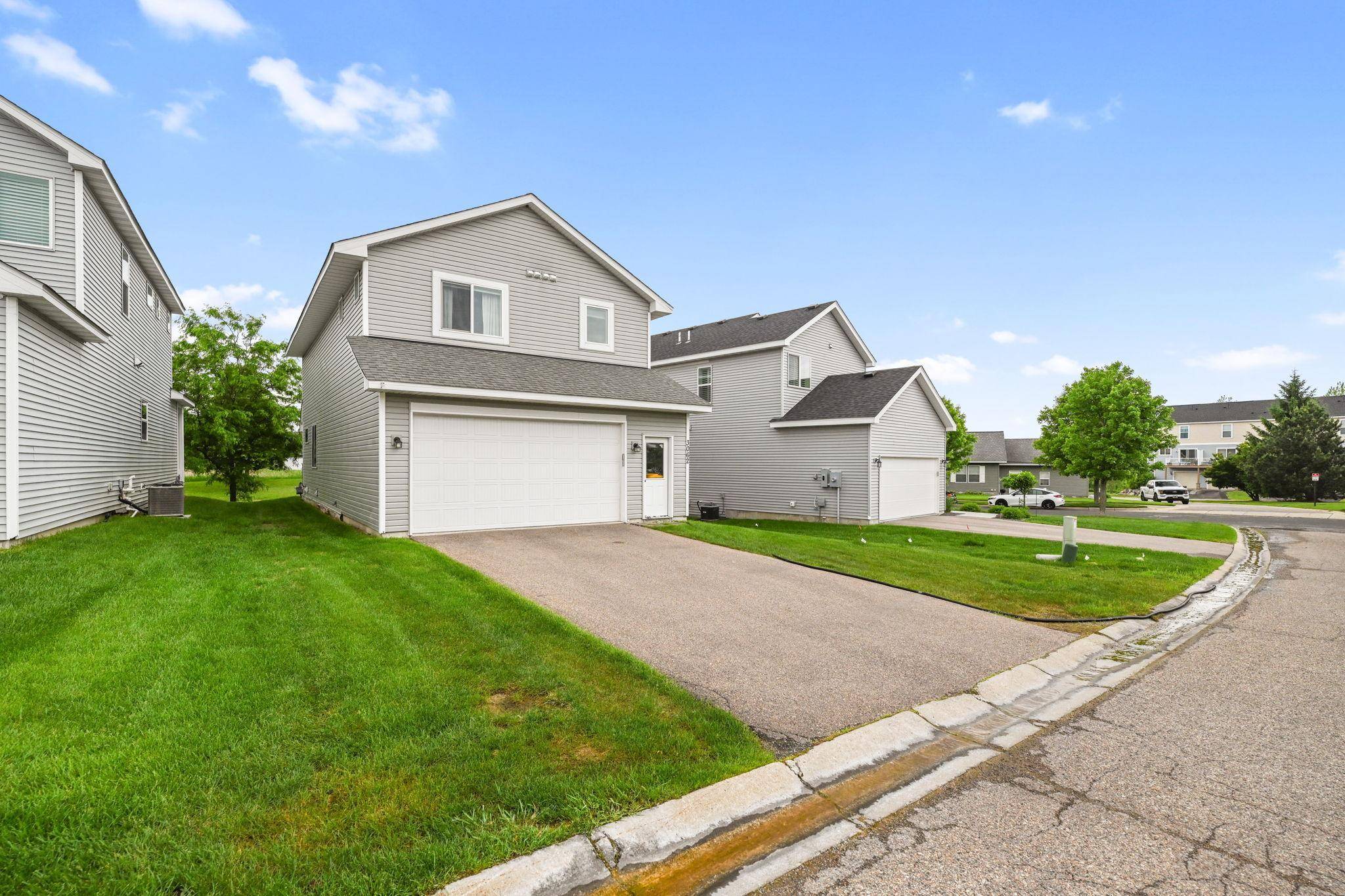 3062 Walden DR, Chaska, MN 55318