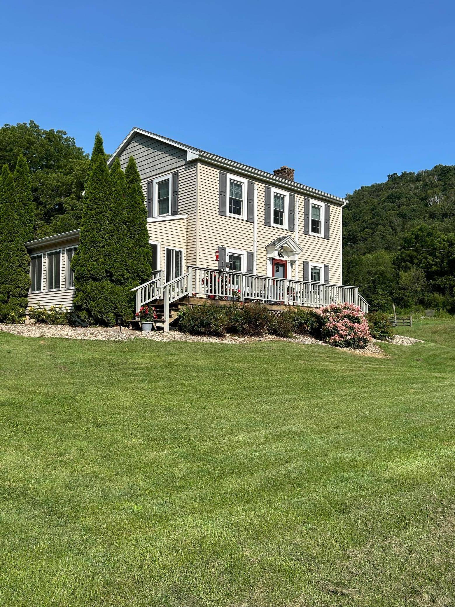 745 Hanson Valley RD, Houston, MN 55943