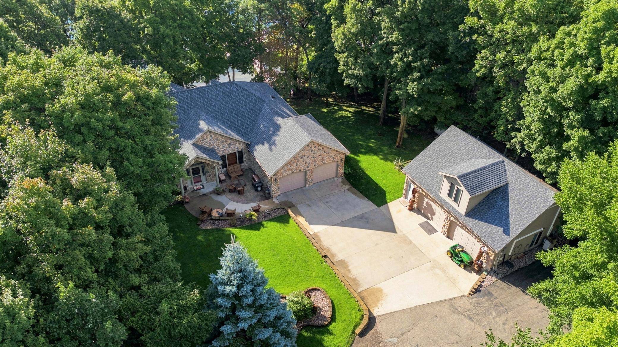 24011 Woodland LN, Detroit Lakes, MN 56501
