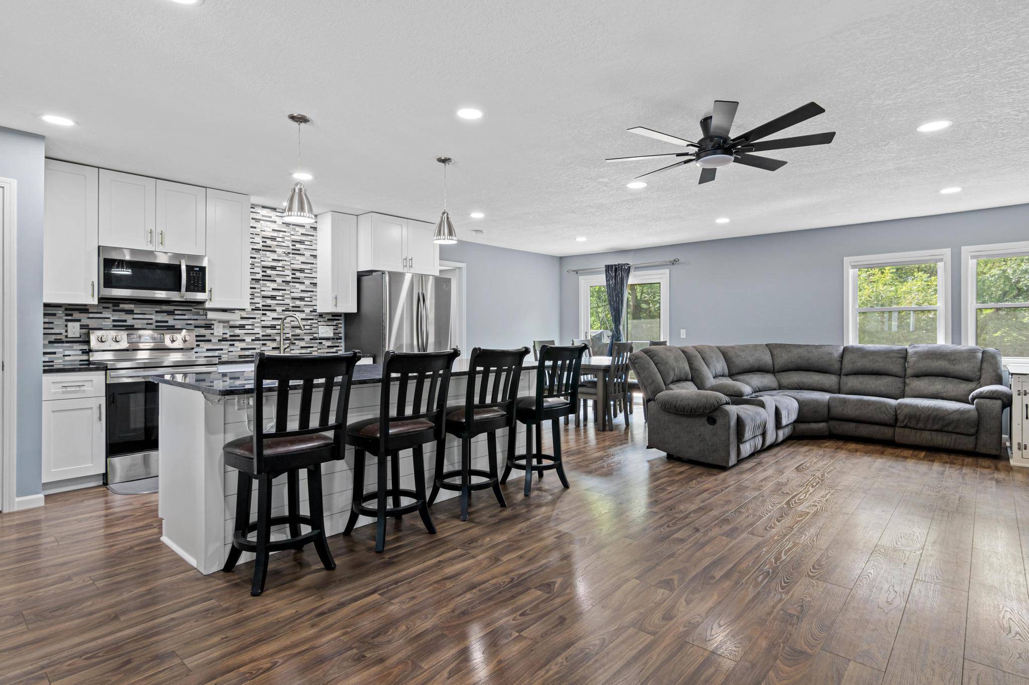 21914 E Bethel BLVD NE, East Bethel, MN 55011