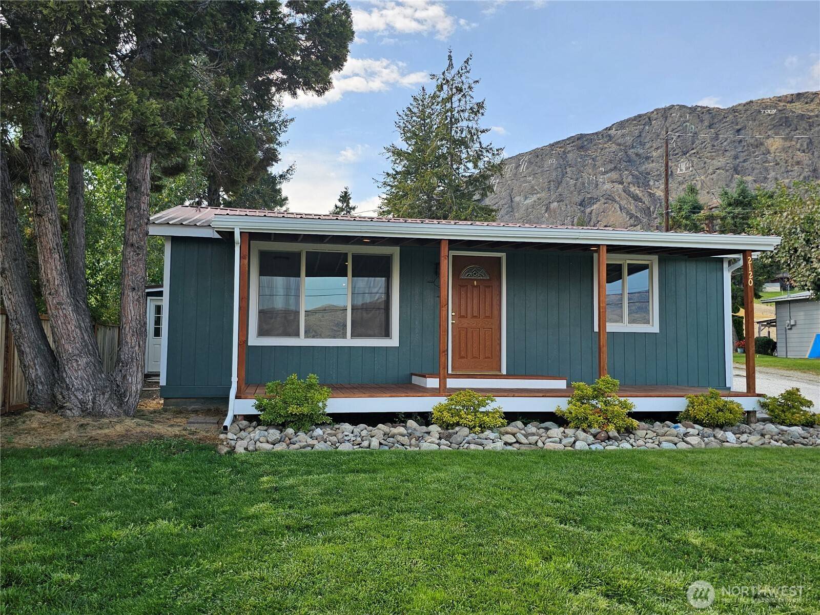 2120 Deerpath DR, Oroville, WA 98844