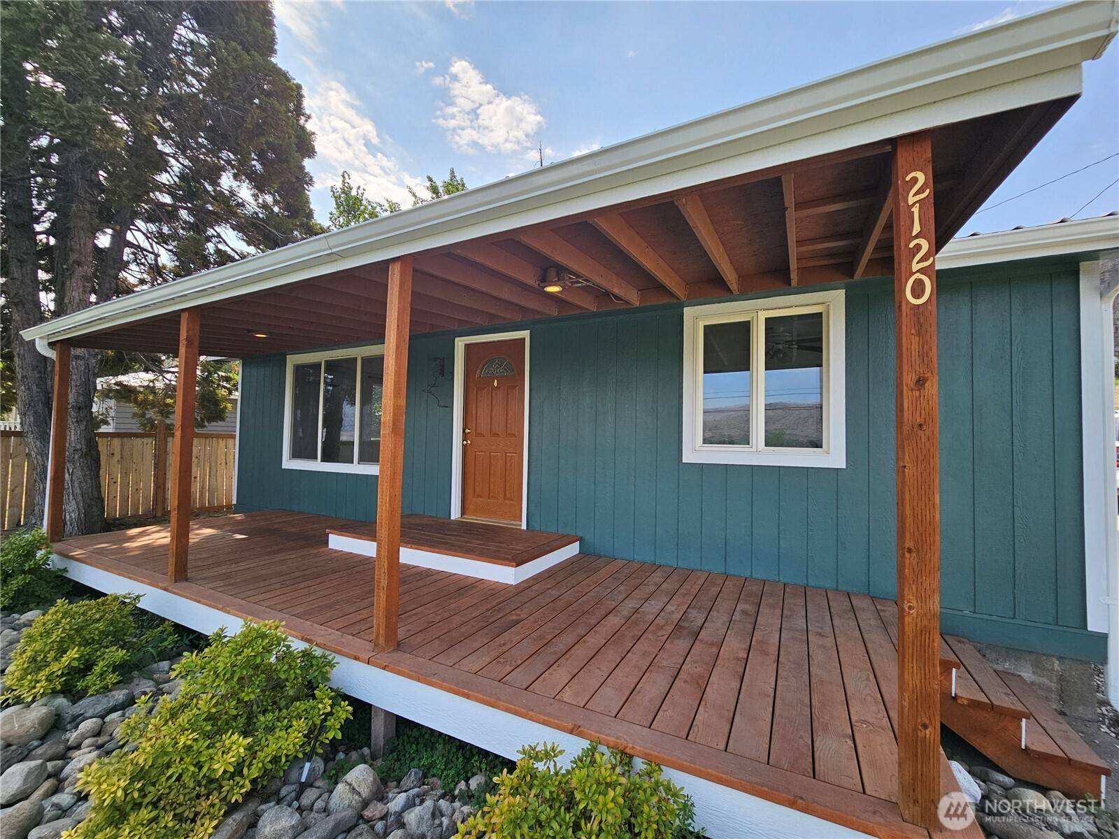 2120 Deerpath DR, Oroville, WA 98844