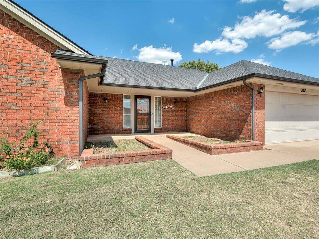 207 W Cherokee DR, Cashion, OK 73016