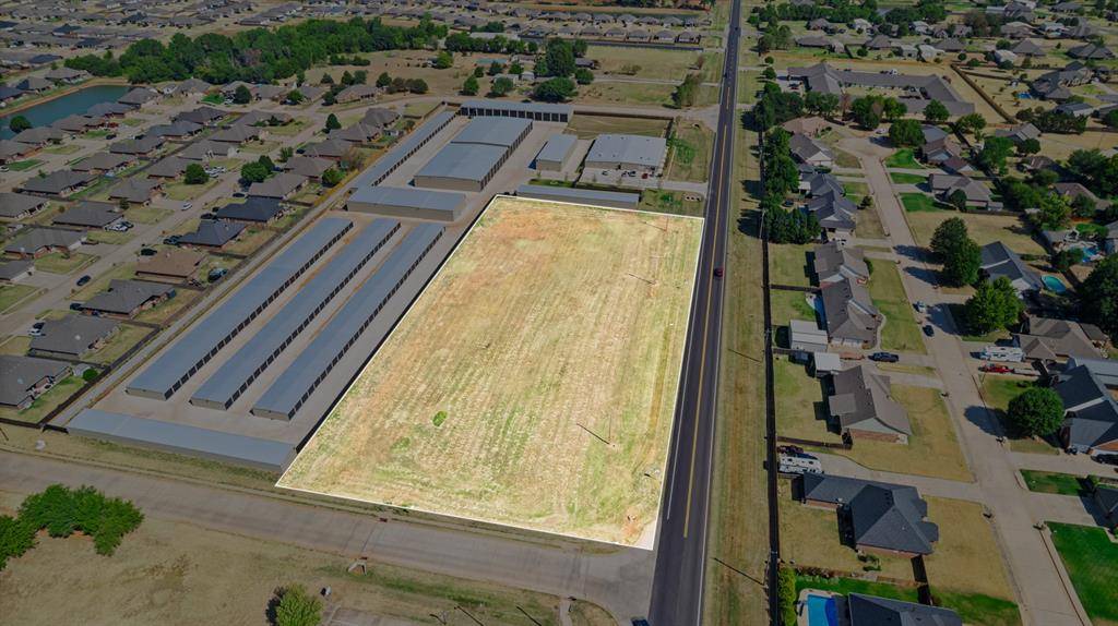 N Clear Springs RD, Mustang, OK 73064