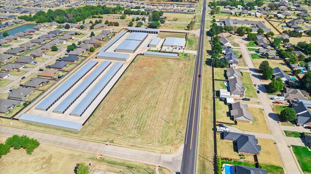 N Clear Springs RD, Mustang, OK 73064