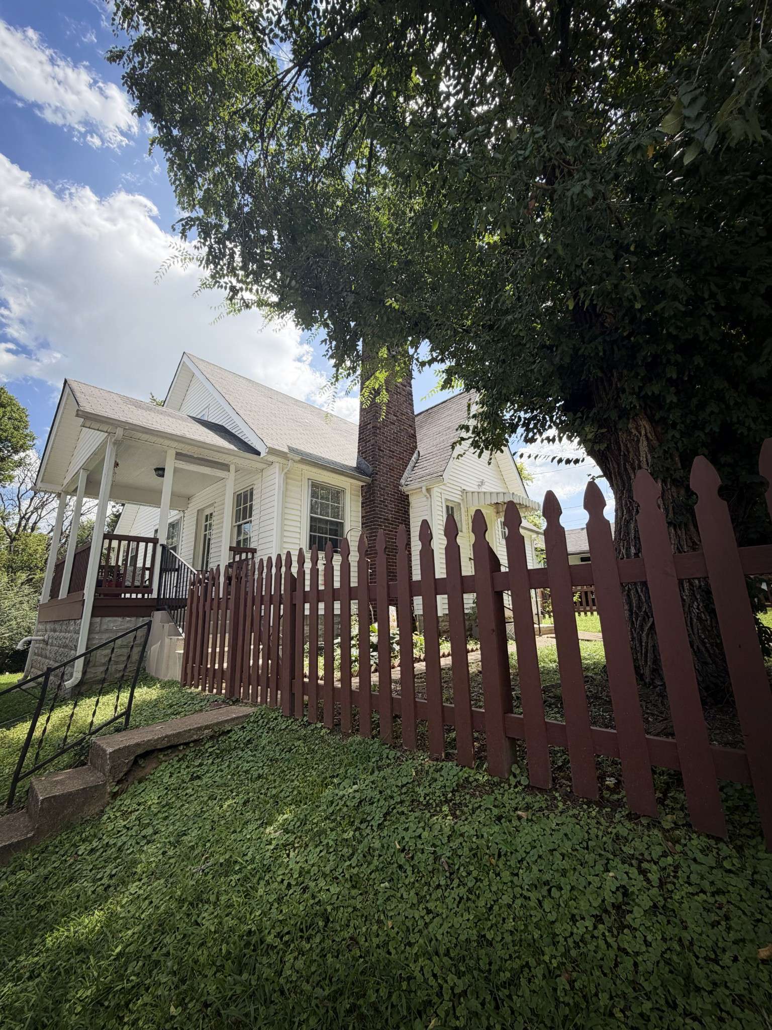 825 Gracey Ave, Clarksville, TN 37040