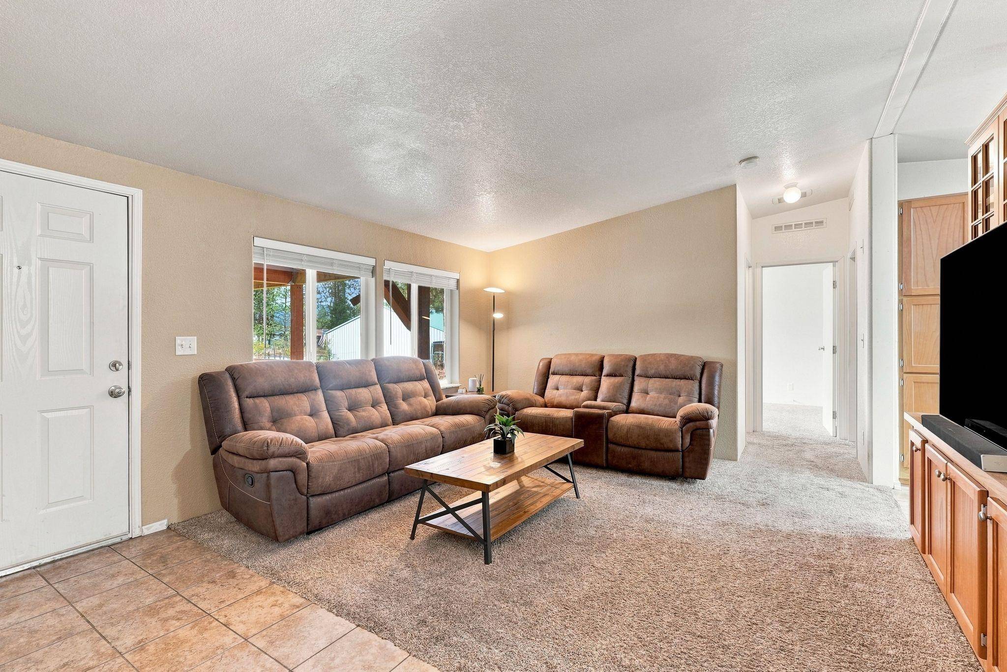 6416 Timber Dr, Nine Mile Falls, WA 99026