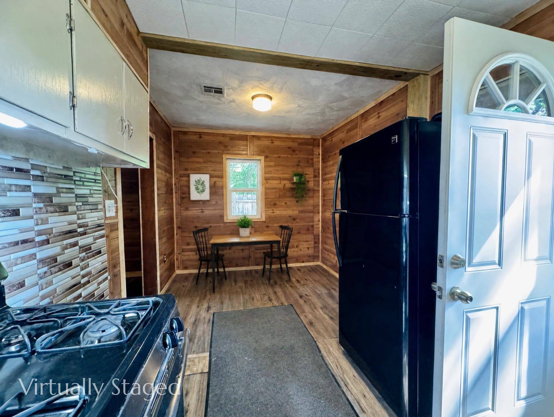 617 N Washington St, Belle Plaine, KS 67013