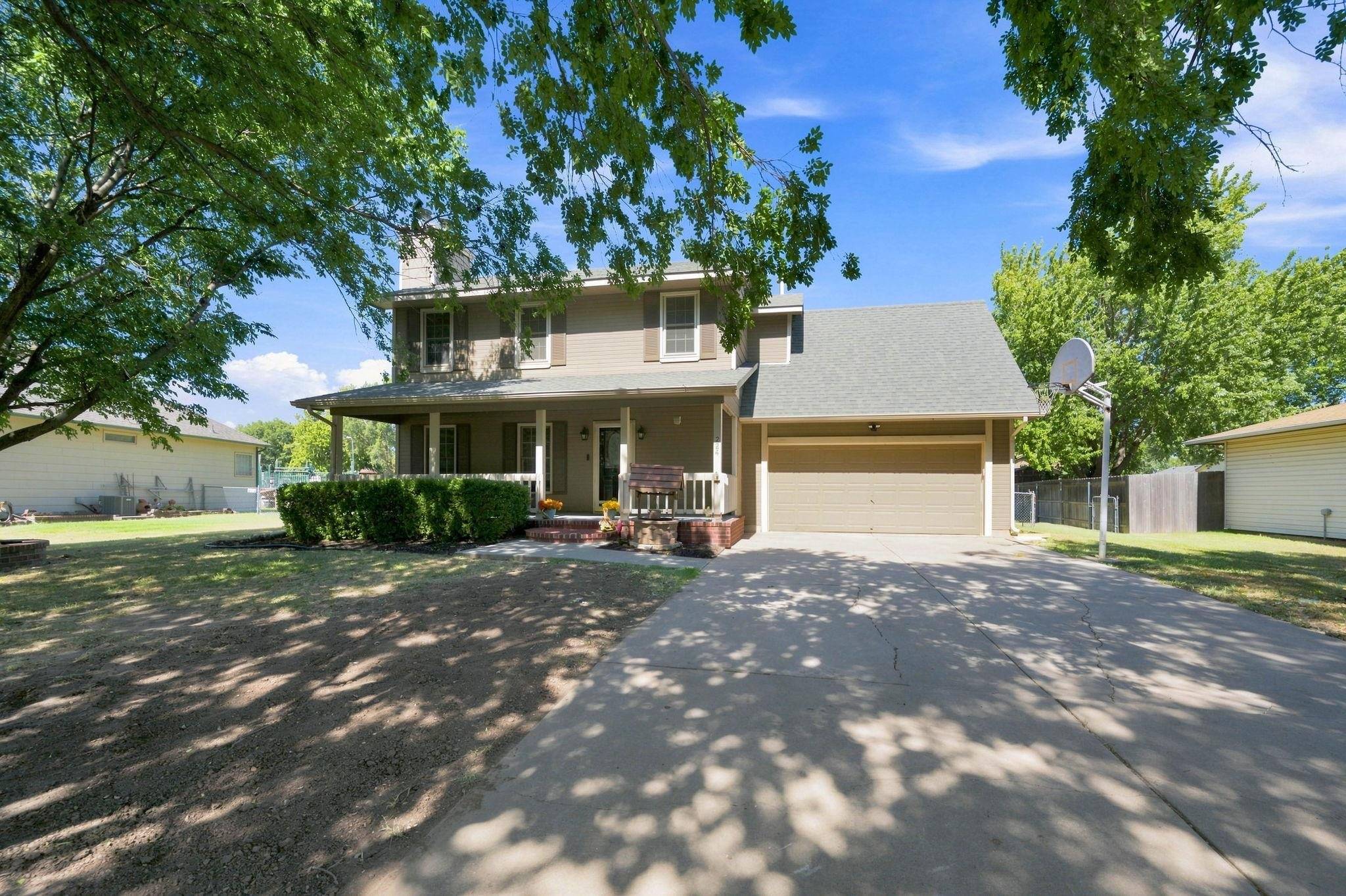 224 W Swanee Dr, Goddard, KS 67052